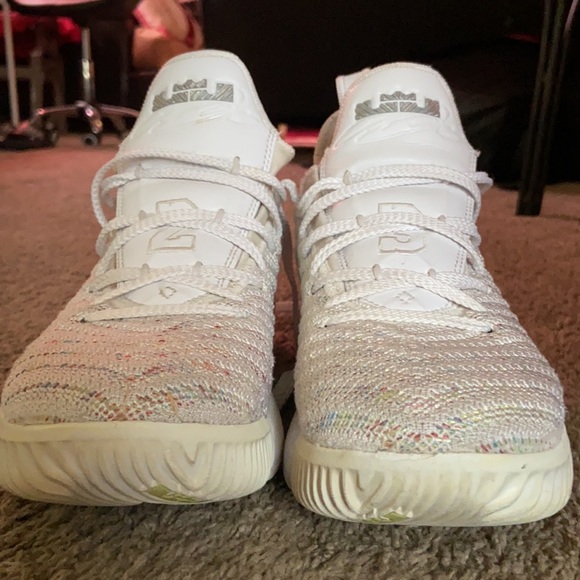 Nike Lebron soldiers buzz light years - Picture 2 of 3